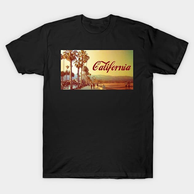 Cali Desgin T-Shirt by EZ_Arrt